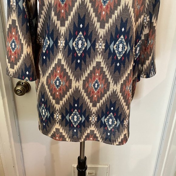 Jody California Aztec Print Lightweight Sweater/Size L - Picture 7 of 9